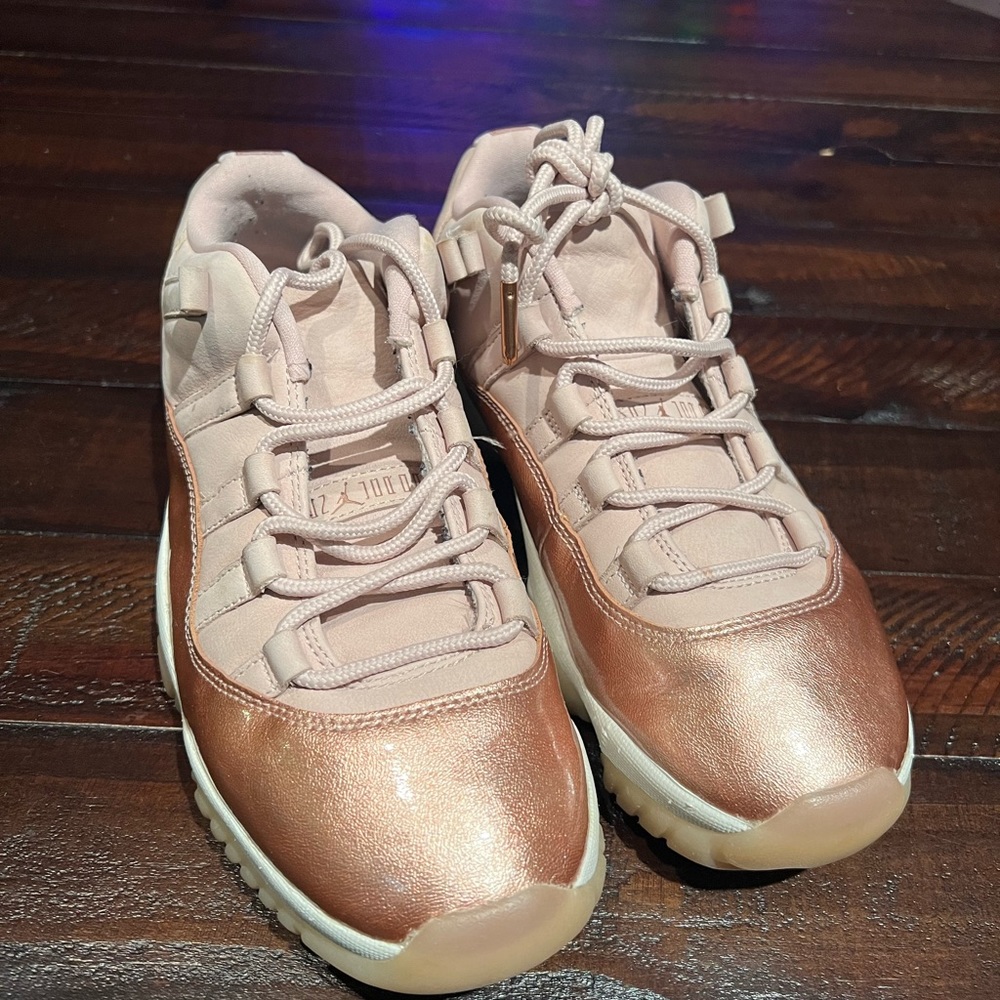 Nike Air Jordan 11 Low 'Rose Gold' (2018) size 9